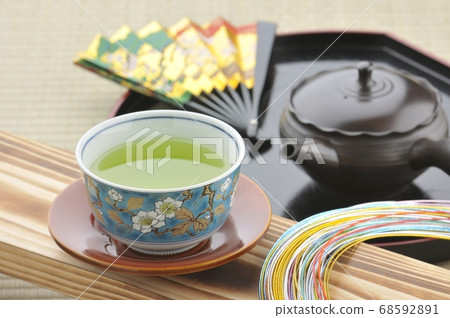 Japanese sweets tea 68592891