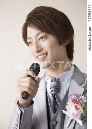 Groom greeting at wedding Groom greeting at wedding 68593221