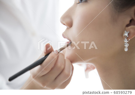 一個新娘彌補 一個新娘彌補 68593279