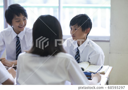 Junior high school class scene Junior high school class scene 68593297