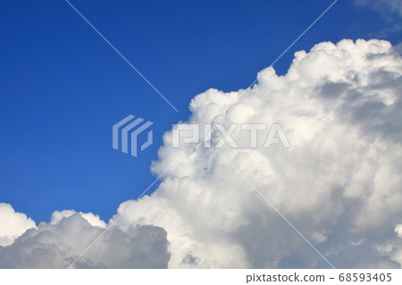 仲夏藍天白雲 68593405