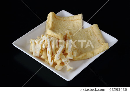 Fried fried shredded Fried fried shredded 68593486