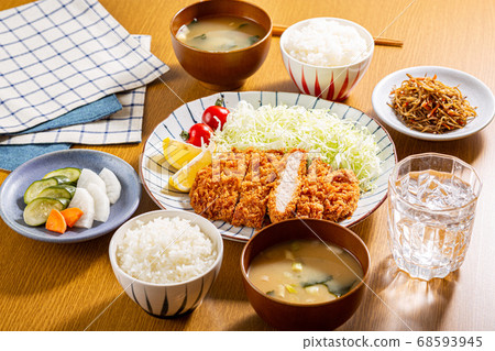 餐桌圖像 68593945