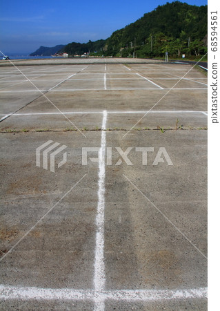 由於電暈的自願歸來而變得安靜的臨時停車場(島根縣松江市,衝木森夏季臨時停車場) 由於電暈的自願歸來而變得安靜的臨時停車場(島根縣松江市,衝木森夏季臨時停車場) 68594561