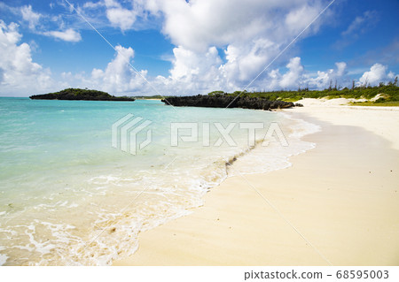 Yoron Island船倉海岸 68595003