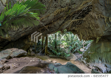 Hup Pa Tat, Cave and Forest the Central Valley Uthai Thani Unseen in Thailand. Hup Pa Tat, Cave and Forest the Central Valley Uthai Thani Unseen in Thailand. 68595477
