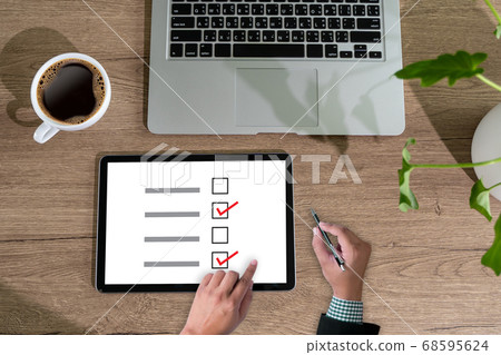 businessman SURVEY and Results Analysis Discovery businessman SURVEY and Results Analysis Discovery 68595624