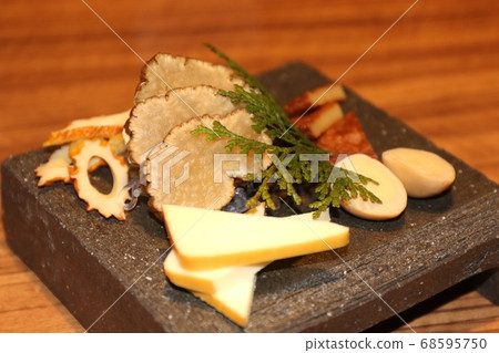 Sake ordered at an izakaya 68595750