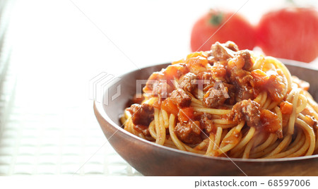Bolognese meat sauce pasta Bolognese meat sauce pasta 68597006