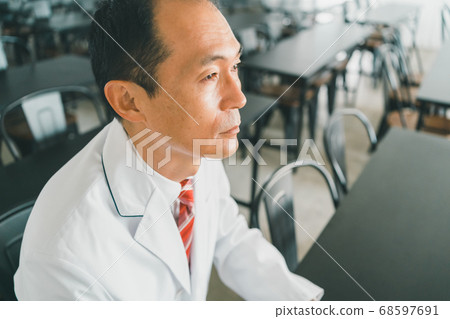 Society Doctor 68597691