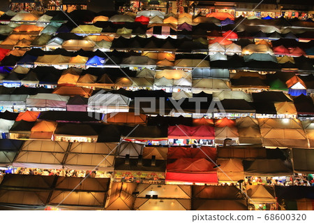 night market in bangkok at night, ratchada train market 68600320
