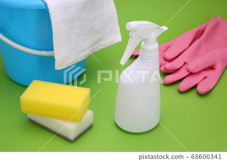 Cleaning supplies Cleaning supplies 68600341
