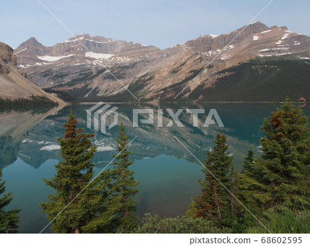 Canada Icefields Parkway Bow Lake 68602595