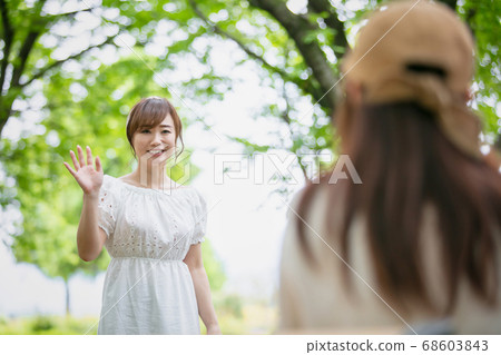 亞洲婦女會議（揮手） 68603843