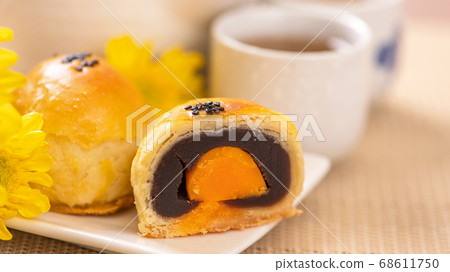 中秋節 蛋黃酥 月餅 特寫 Moon Festival yolk pastry cake げっぺい 68611750