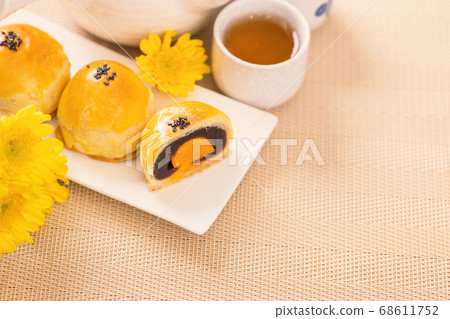 中秋節 蛋黃酥 月餅 特寫 Moon Festival yolk pastry cake げっぺい 中秋節 蛋黃酥 月餅 特寫 Moon Festival yolk pastry cake げっぺい 68611752