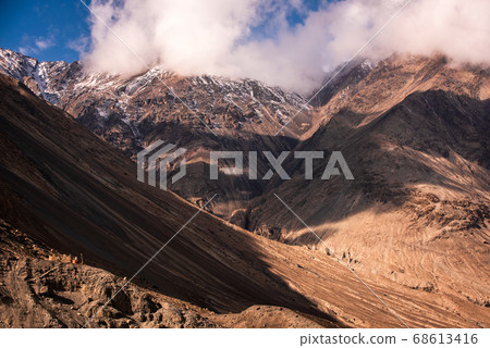 Beautiful scenery snow mountain Himalaya, India Beautiful scenery snow mountain Himalaya, India 68613416
