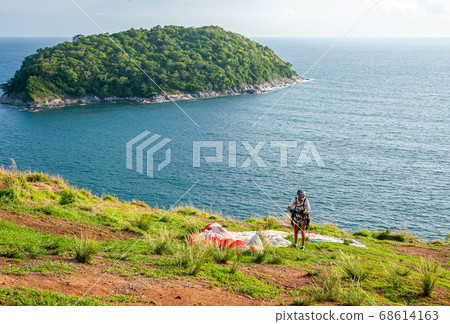 Some people with parachute sport extreme 68614163