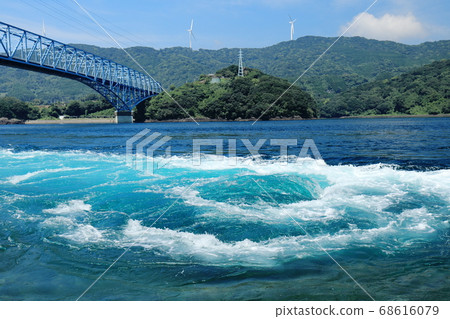 One of Japan's three major tides! Whirlpools of the Kuronoseto and the Kuronoseto Bridge 68616079