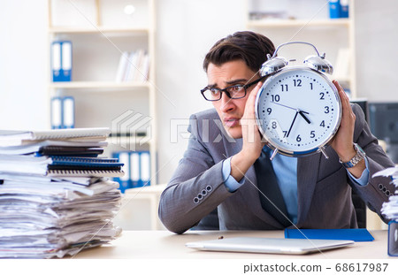 Employee failing to meet tax reporting deadlines Employee failing to meet tax reporting deadlines 68617987
