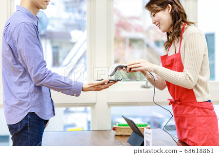 Cashless payment QR payment 68618861