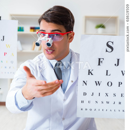 Eye doctor in eyecare concept in hospital Eye doctor in eyecare concept in hospital 68619509