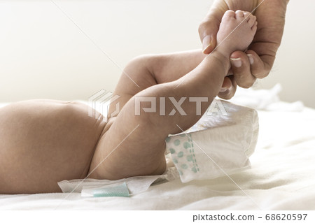 男手換嬰兒紙尿褲 68620597