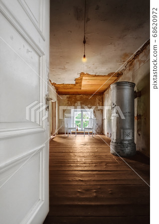 Room in the abandoned palace Room in the abandoned palace 68620972