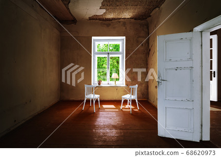 Room in the abandoned palace Room in the abandoned palace 68620973