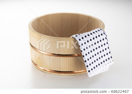 Wooden bath tub and towel Wooden bath tub and towel 68622407