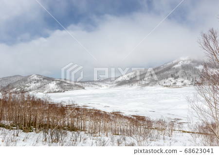 融化季節的納多羅湖 68623041