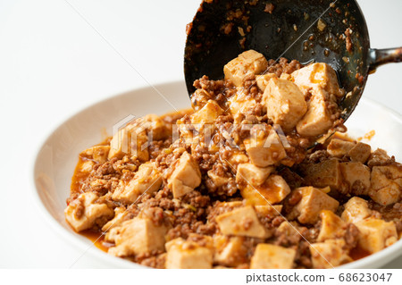 Serve mapo tofu 68623047