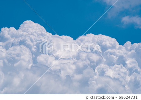 夏日的天空積雨雲c-1在8月c-1的天空 68624731