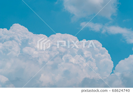 Summer Sky Cumulonimbus in the August sky d-3 light tone 68624740