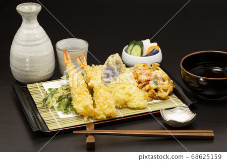 Assorted Tempura and Sake Shrimp Kiss Eggplant Shungiku Kakiage Assorted Tempura and Sake Shrimp Kiss Eggplant Shungiku Kakiage 68625159