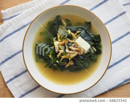 韓國傳統食品蝦紫菜湯 68625542