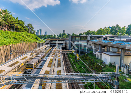 Tokyo cityscape in Japan I want to see Yotsuya Station etc. 68629541