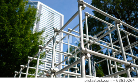 Jungle gym in urban park Jungle gym in urban park 68630264