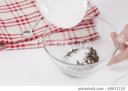 Cold tea with milk delicious beverage drinking products Dalgona coffee 043 68631110