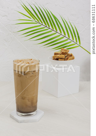 Cold tea with milk delicious beverage drinking products Dalgona coffee 048 Cold tea with milk delicious beverage drinking products Dalgona coffee 048 68631111