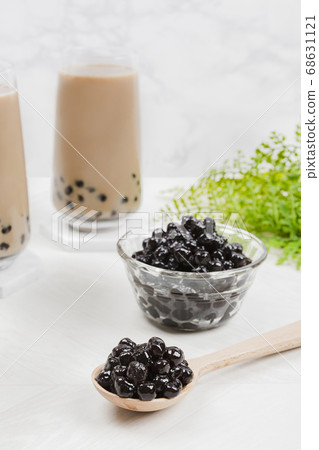 Cold tea with milk delicious beverage drinking products tapioca 051 68631121
