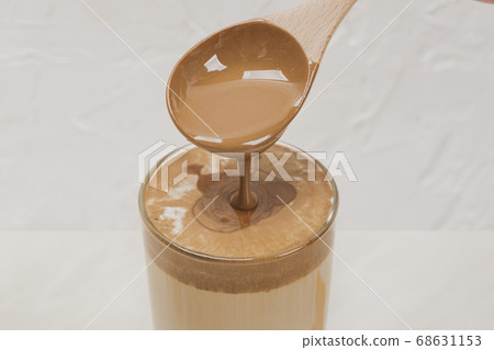 Cold tea with milk delicious beverage drinking products Dalgona coffee 068 Cold tea with milk delicious beverage drinking products Dalgona coffee 068 68631153