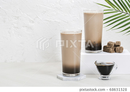 Cold tea with milk delicious beverage drinking products tapioca 060 Cold tea with milk delicious beverage drinking products tapioca 060 68631328