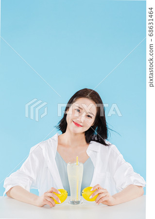 Women's natural beauty concept, beautiful young woman with clean perfect skin. summer skin care. 486 Women's natural beauty concept, beautiful young woman with clean perfect skin. summer skin care. 486 68631464