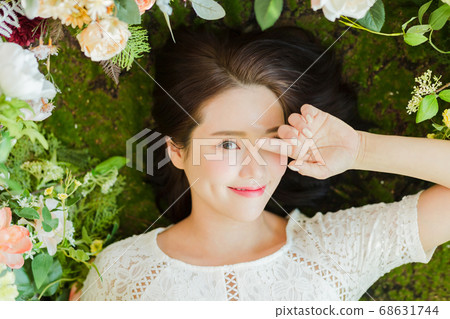 Women's natural beauty concept, beautiful young woman with clean perfect skin. summer skin care. 285 Women's natural beauty concept, beautiful young woman with clean perfect skin. summer skin care. 285 68631744