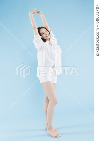 Women's natural beauty concept, beautiful young woman with clean perfect skin. summer skin care. 315 Women's natural beauty concept, beautiful young woman with clean perfect skin. summer skin care. 315 68631787