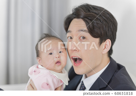 Modern young family concept, young mother and father with newborn 489 Modern young family concept, young mother and father with newborn 489 68631818