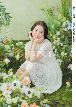 Women's natural beauty concept, beautiful young woman with clean perfect skin. summer skin care. 181 Women's natural beauty concept, beautiful young woman with clean perfect skin. summer skin care. 181 68631943
