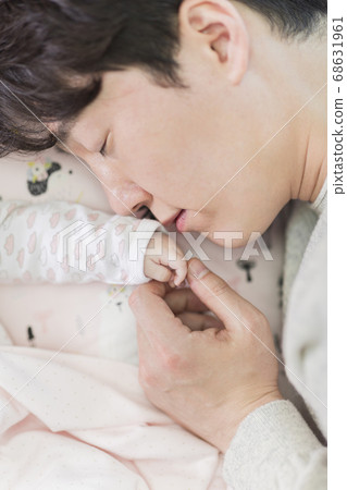 Modern young family concept, young mother and father with newborn 385 Modern young family concept, young mother and father with newborn 385 68631961