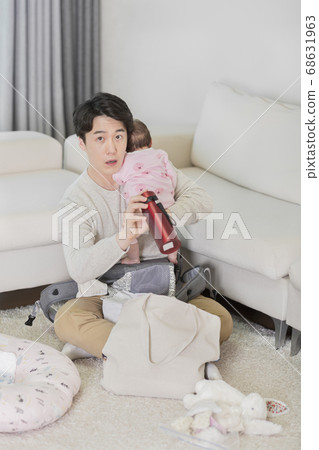 Modern young family concept, young mother and father with newborn 528 Modern young family concept, young mother and father with newborn 528 68631963